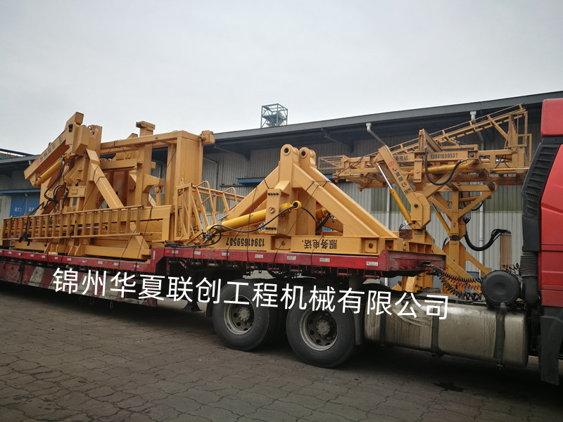 錦州華夏聯(lián)創(chuàng ) 集裝箱翻轉機.jpg